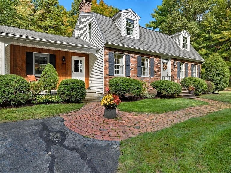 Listing photo 2