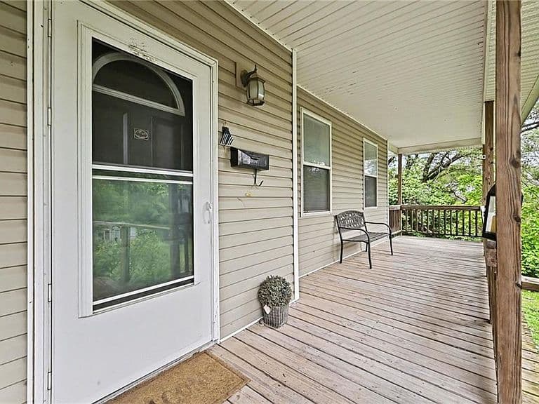 Listing photo 4