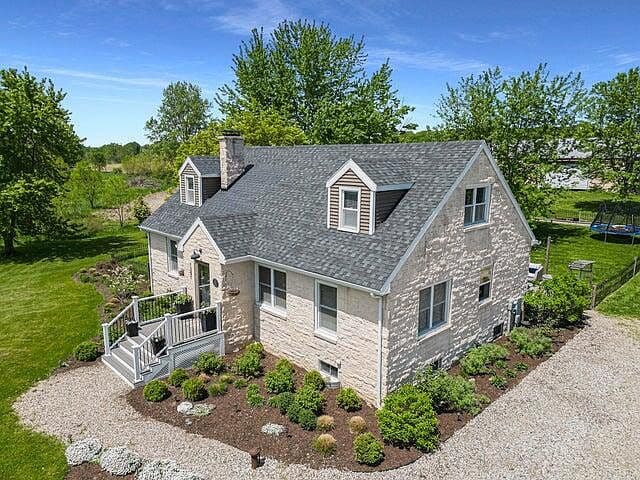 Listing photo 3