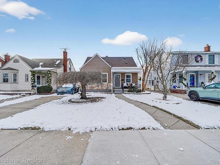 Listing photo 4