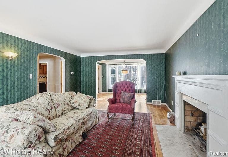 Listing photo 3