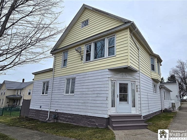 Listing photo 2