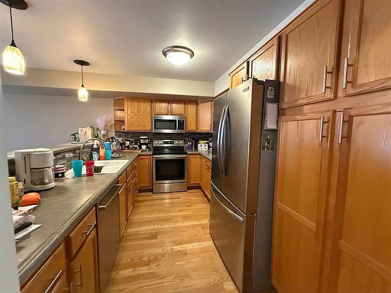 Listing photo 4