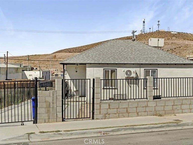 Listing photo
