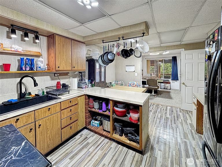 Listing photo 5