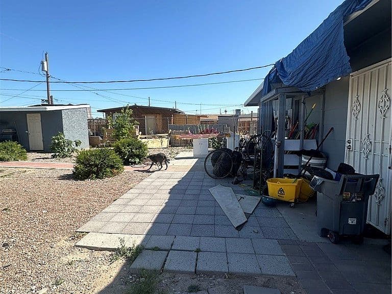 Listing photo 3