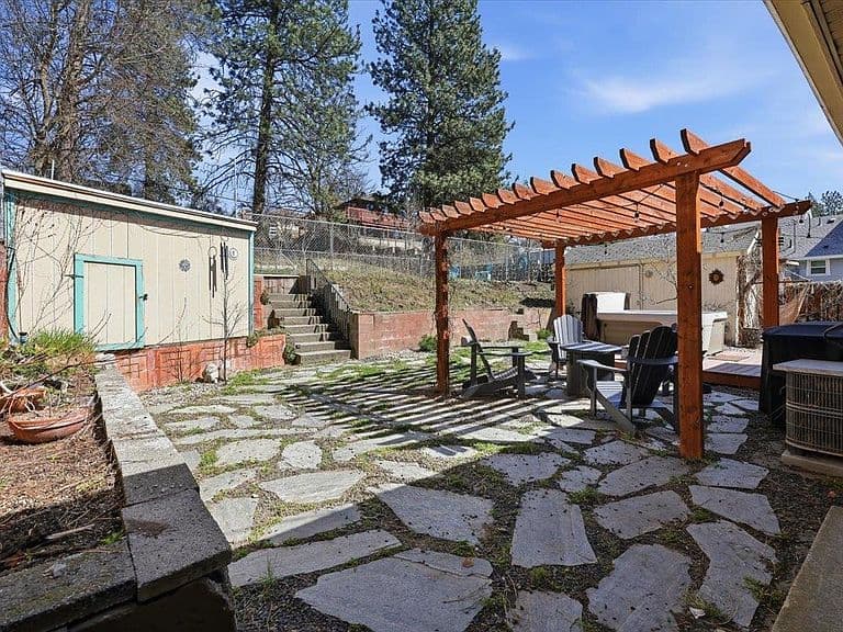 Listing photo 4
