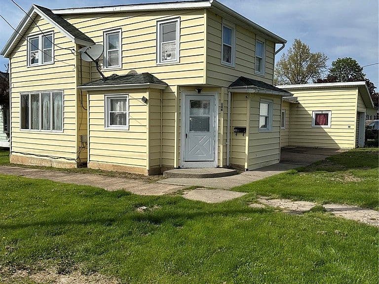 Listing photo 2