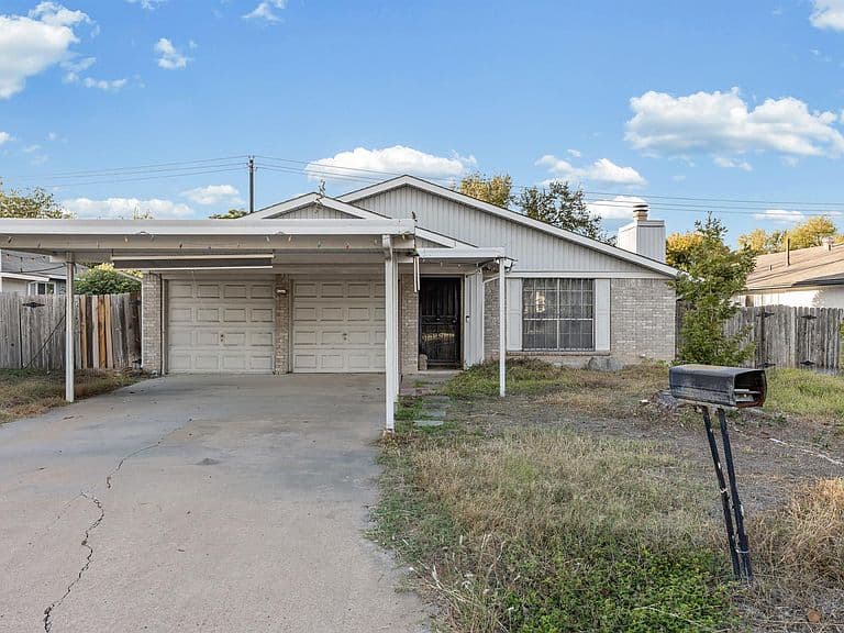 Listing photo 2