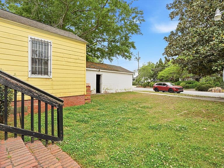 Listing photo 5