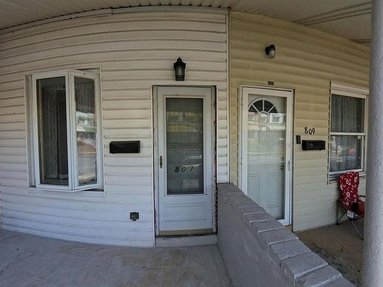 Listing photo 2