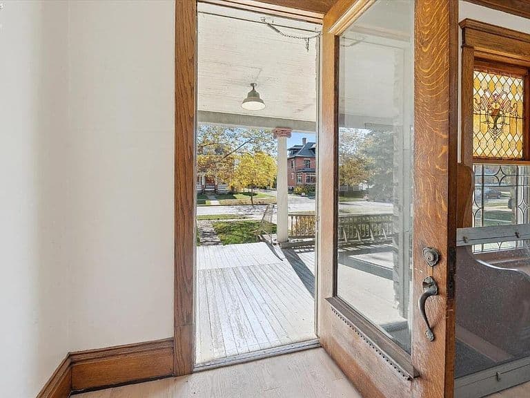 Listing photo 4