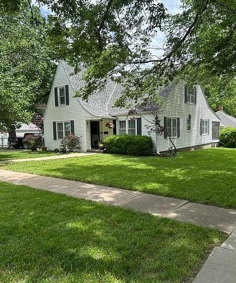 Listing photo 2