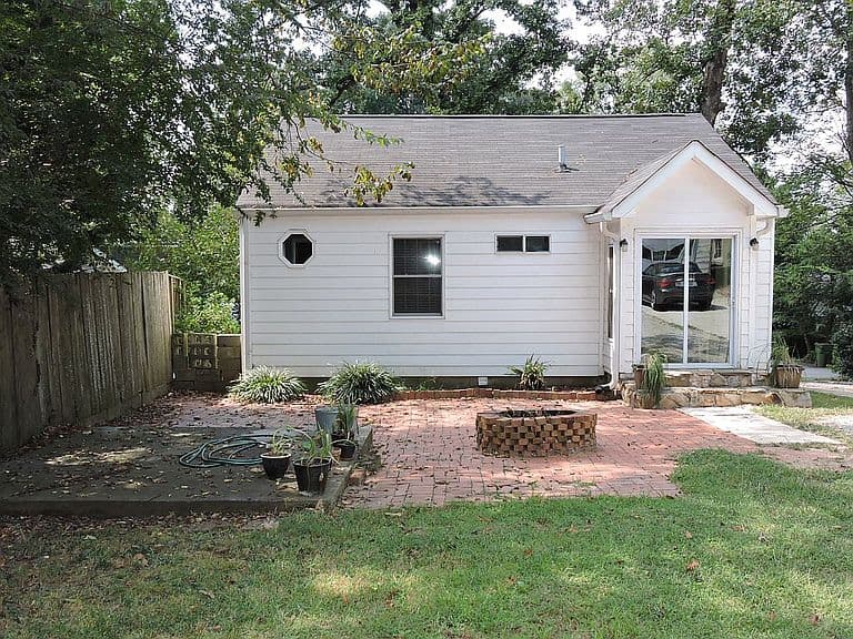 Listing photo 5