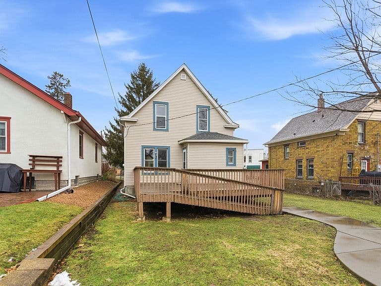 Listing photo 3