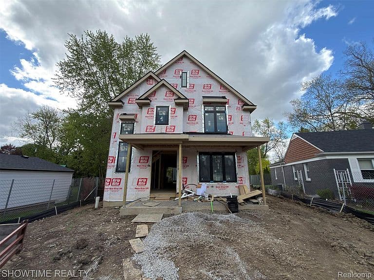 Listing photo 3