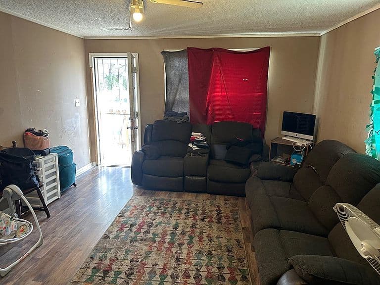 Listing photo 5