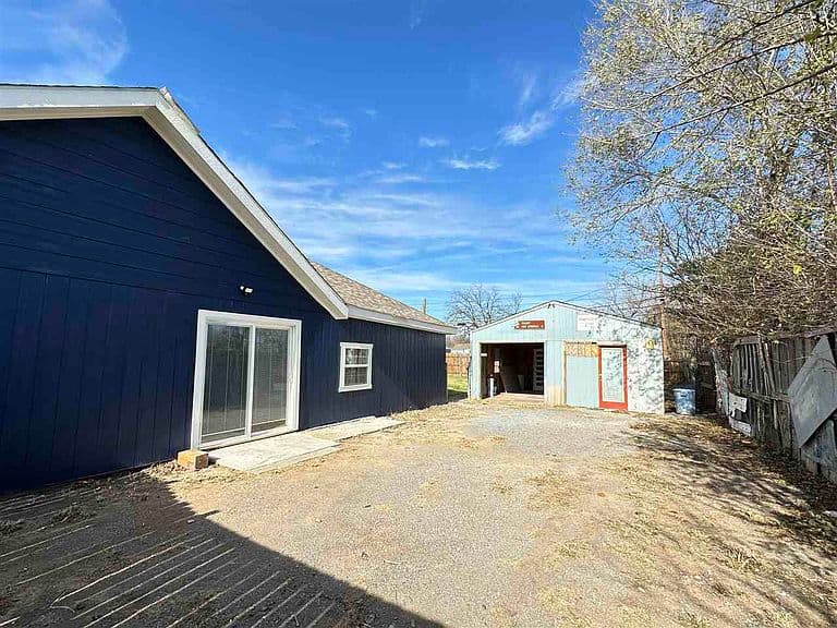 Listing photo 5