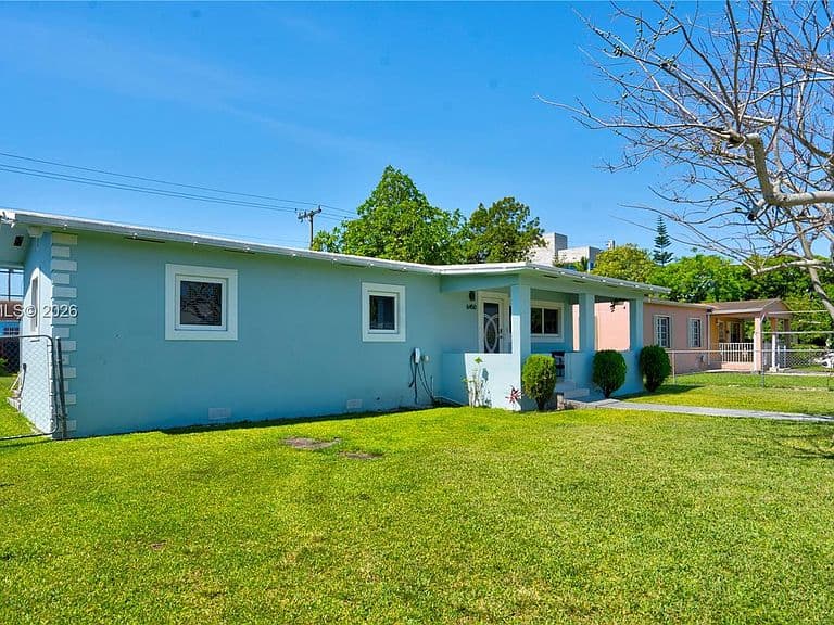 Listing photo 3