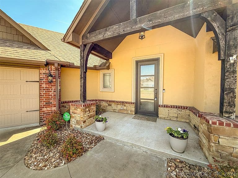 Listing photo 4