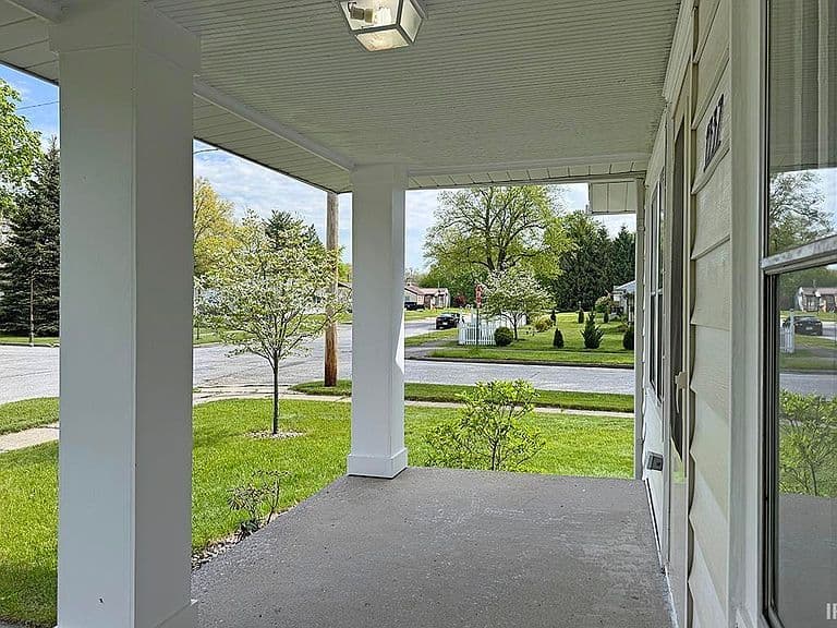 Listing photo 5