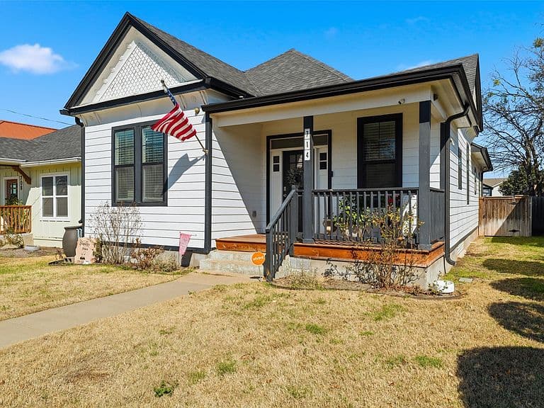 Listing photo 3
