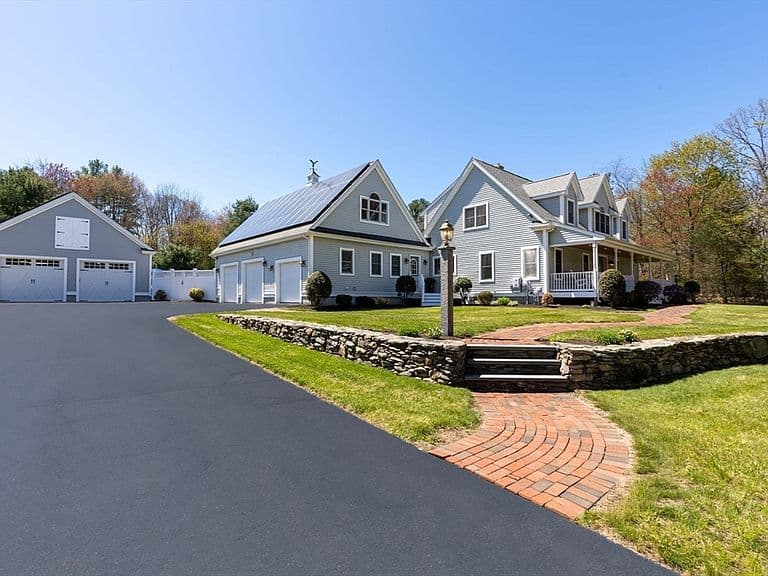 Listing photo 3