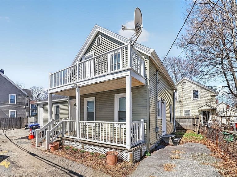 Listing photo 2