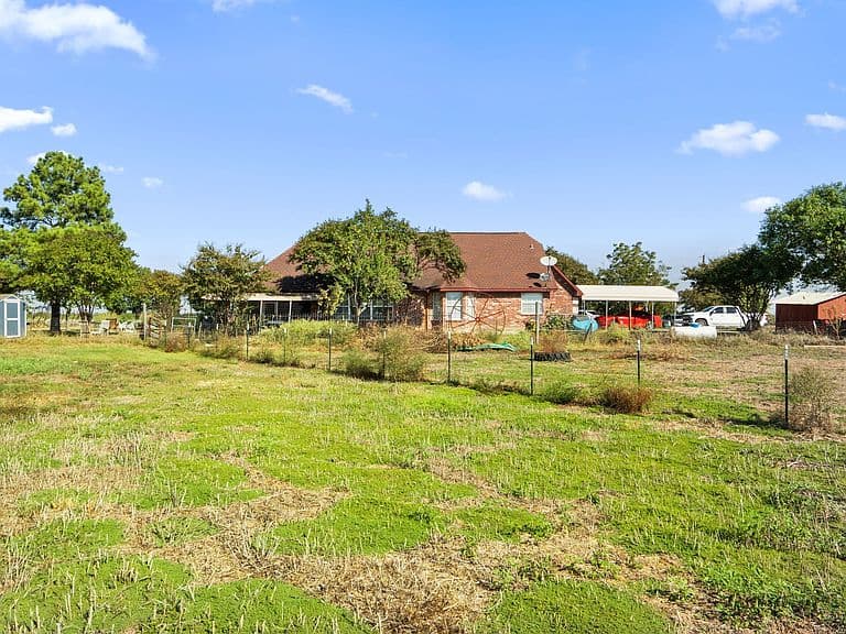 Listing photo 5