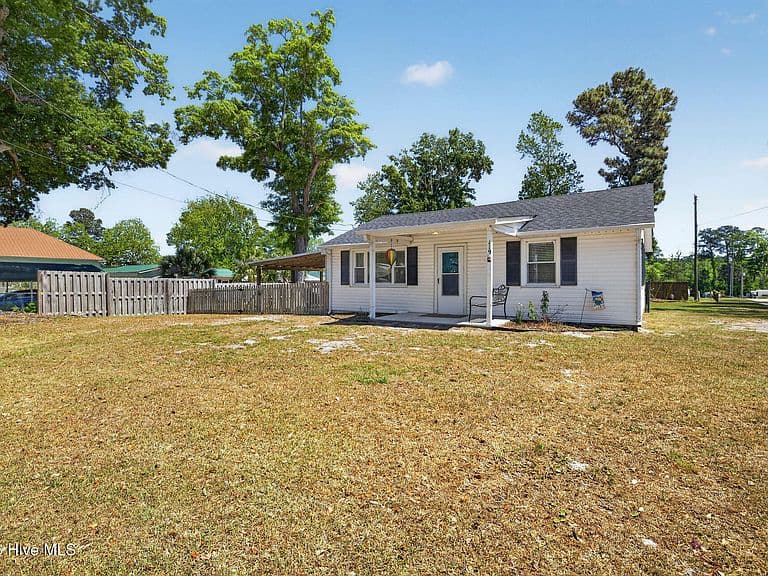 Listing photo 4