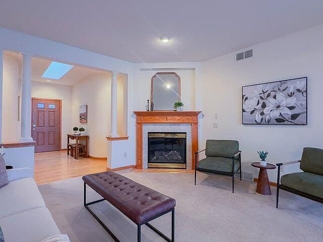 Listing photo 3