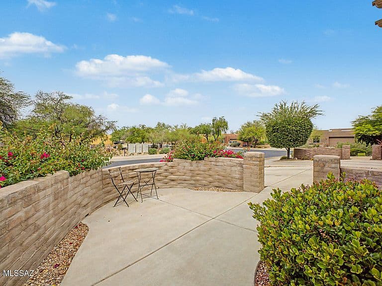 Listing photo 4