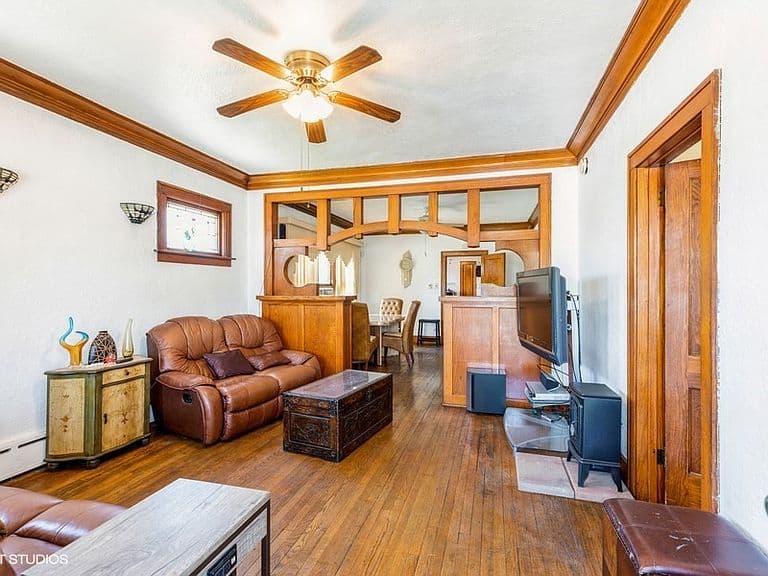 Listing photo 3