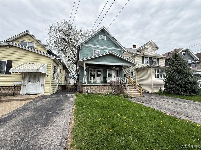 Listing photo 2