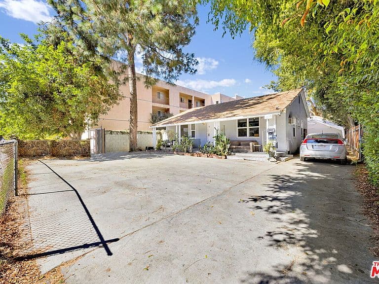 Listing photo 4