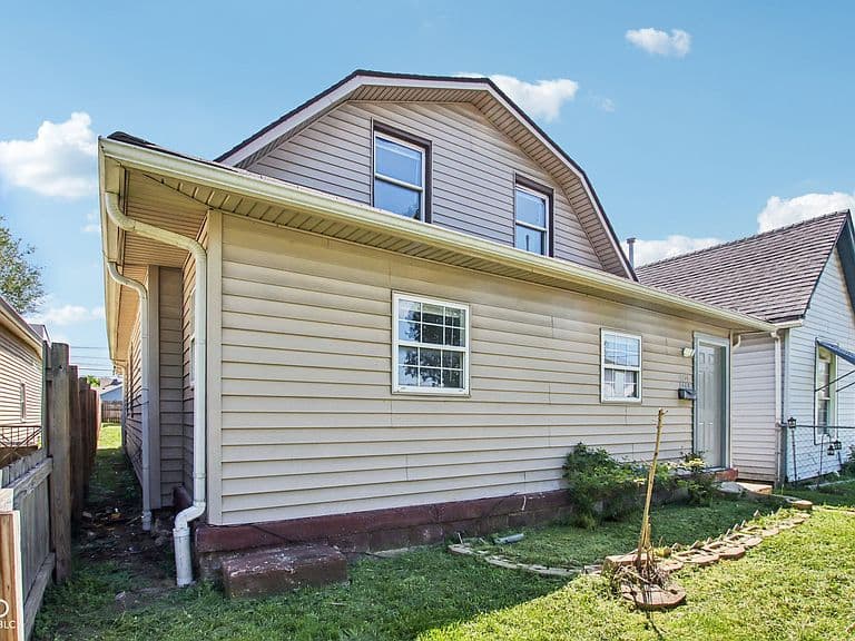 Listing photo 3