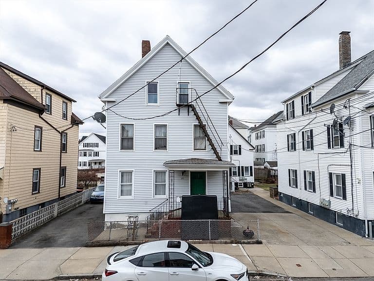 Listing photo 3