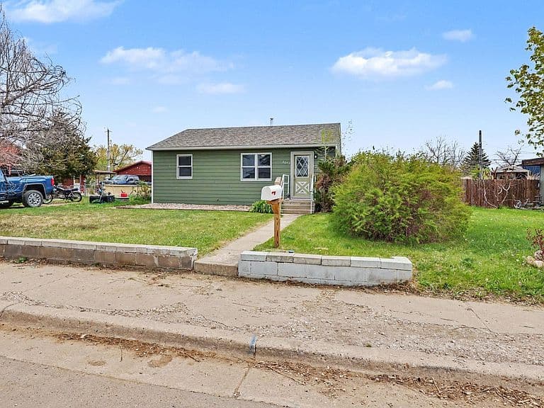 Listing photo 3