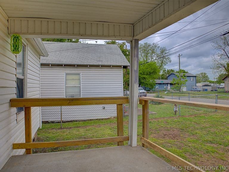 Listing photo 5
