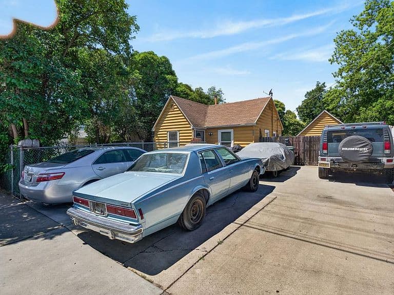 Listing photo 2