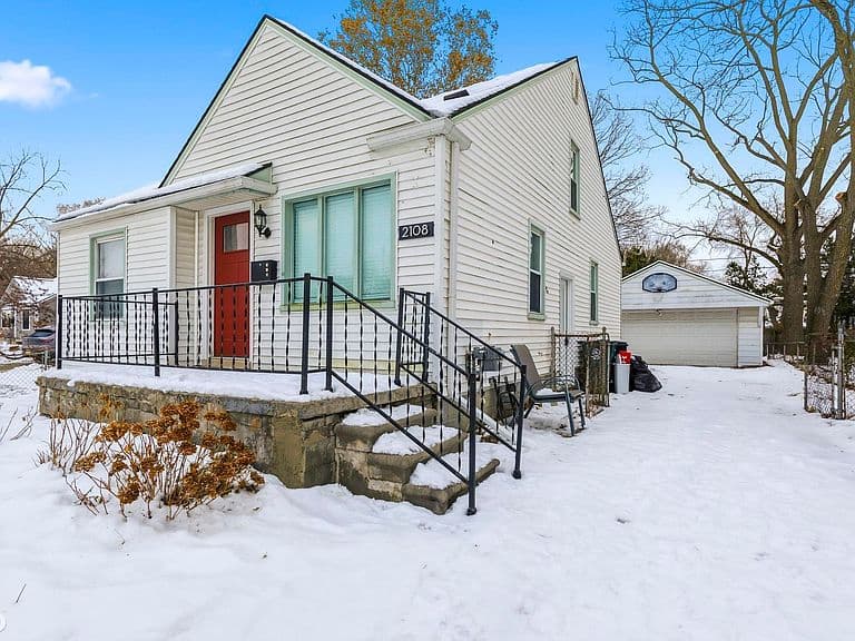 Listing photo 3