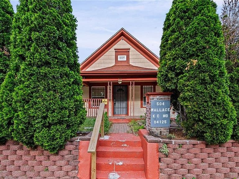Listing photo 2