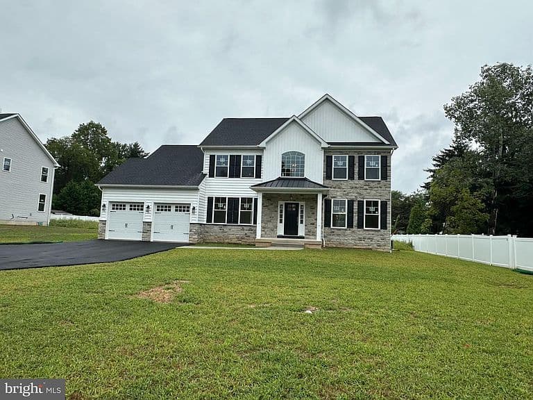 Listing photo 3