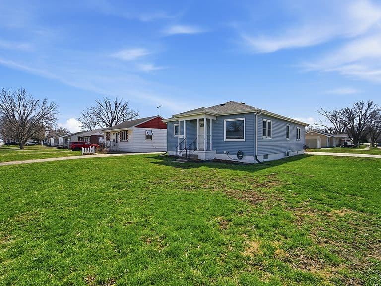 Listing photo 5