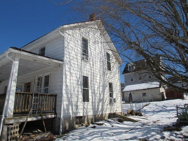 Listing photo 2