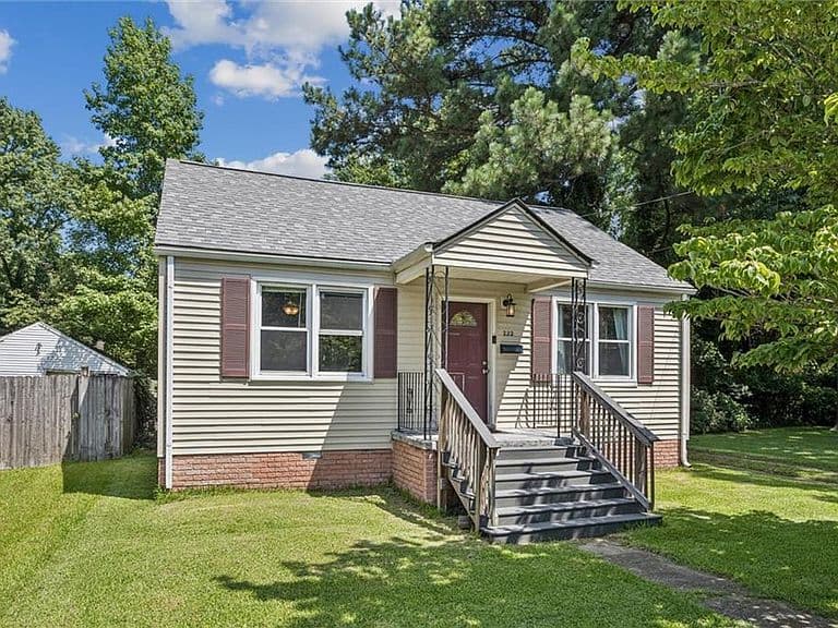 Listing photo 3