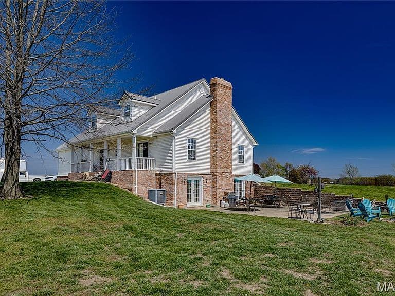 Listing photo 4