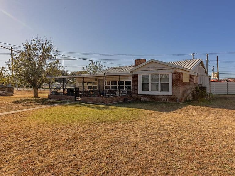 Listing photo 4