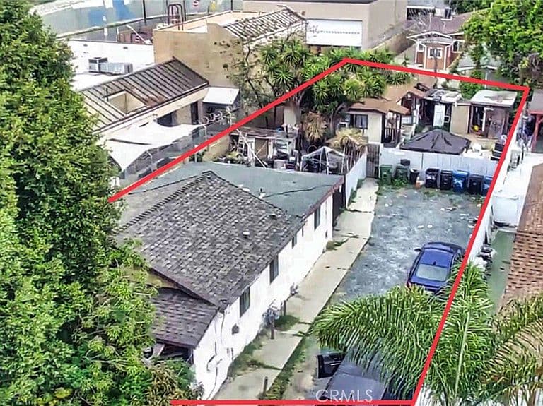 Listing photo 2