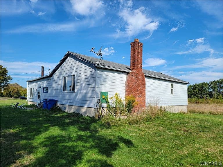 Listing photo 4
